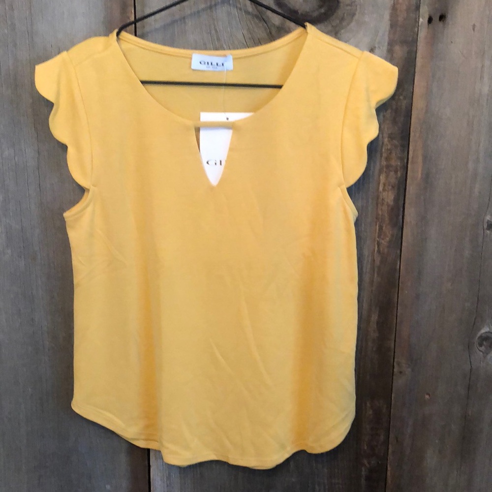 Gilli Keyhole Blouse in Yellow Orange Size Small Women’s